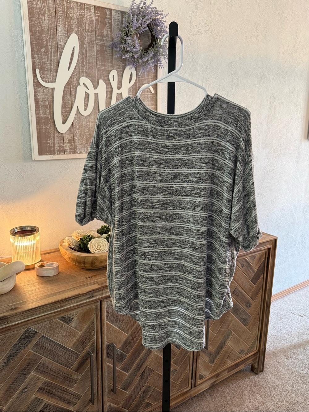 BKE Marled Black and White Knit Tee